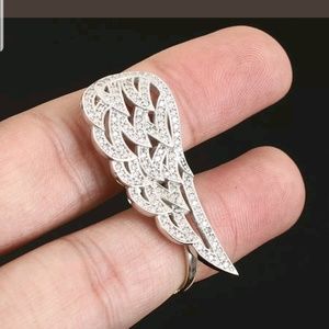 White sapphire angel wing two finger ring